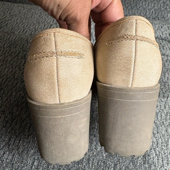 Chinese Laundry Liberty Natural Buck Smooth Chunky Heels Women’s Size 8 - Picture 10 of 13